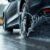 Aquaplaning: co robić, gdy auto traci przyczepność na wodzie i jak zmniejszyć ryzyko