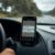 Telefon za kierownicą: kiedy rozmowa, powiadomienia i nawigacja są legalne, a kiedy grozi mandat 500 zł