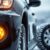 Jak przygotować auto do trudnych warunków: opony, płyny, światła, widoczność i wyposażenie