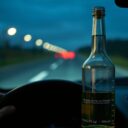 Jazda po lekach i alkoholu – od kiedy zaczyna się ryzyko i jak ograniczyć problemy z reakcją
